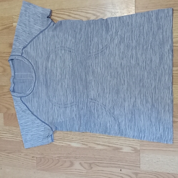lululemon athletica Other - Lululemon Shirt size 12 good